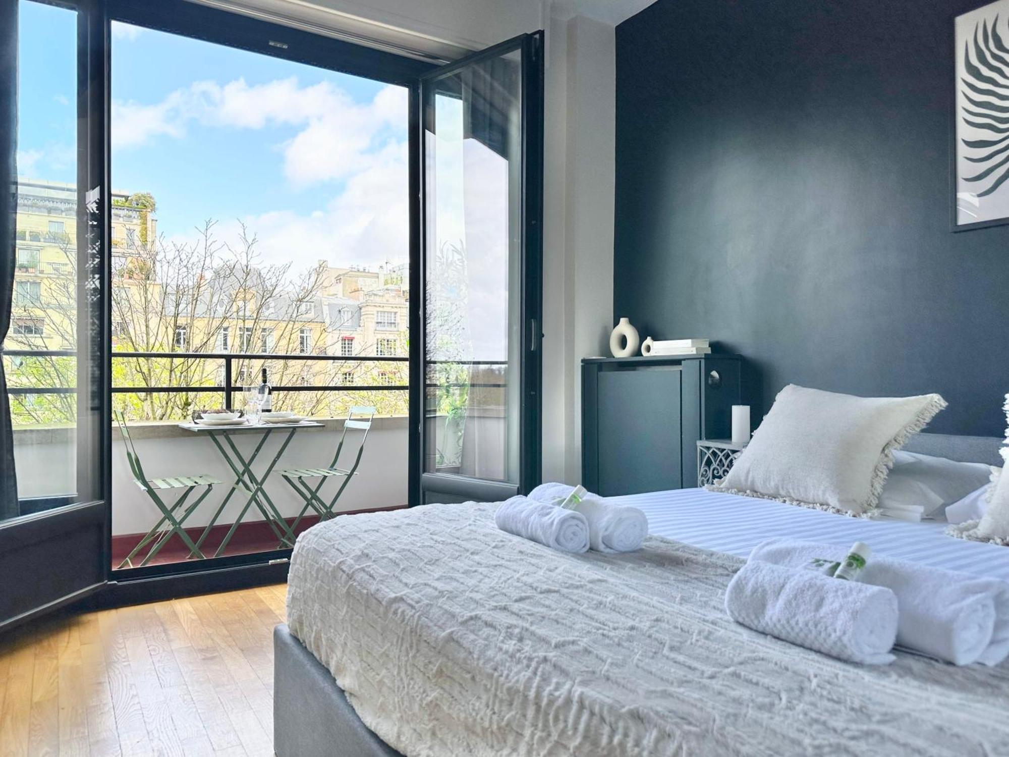 Stylish Apartment With A Balcony In Paris Exterior foto